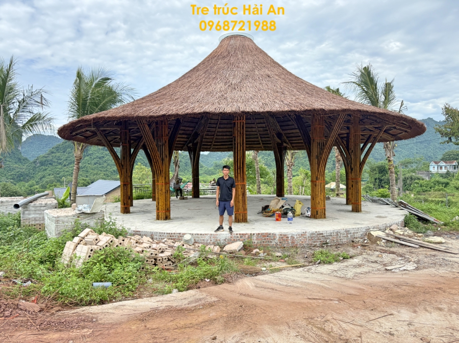 nhà tre uốn cong